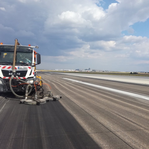 Airport runway rubber removal